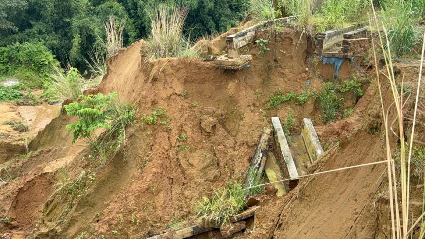 A washed-out slope before restoration